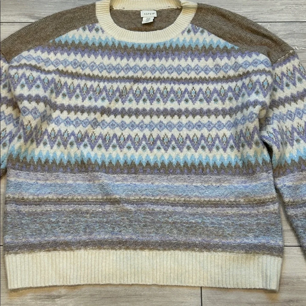 Aspen soft fuzzy ski lodge print sweater size medium